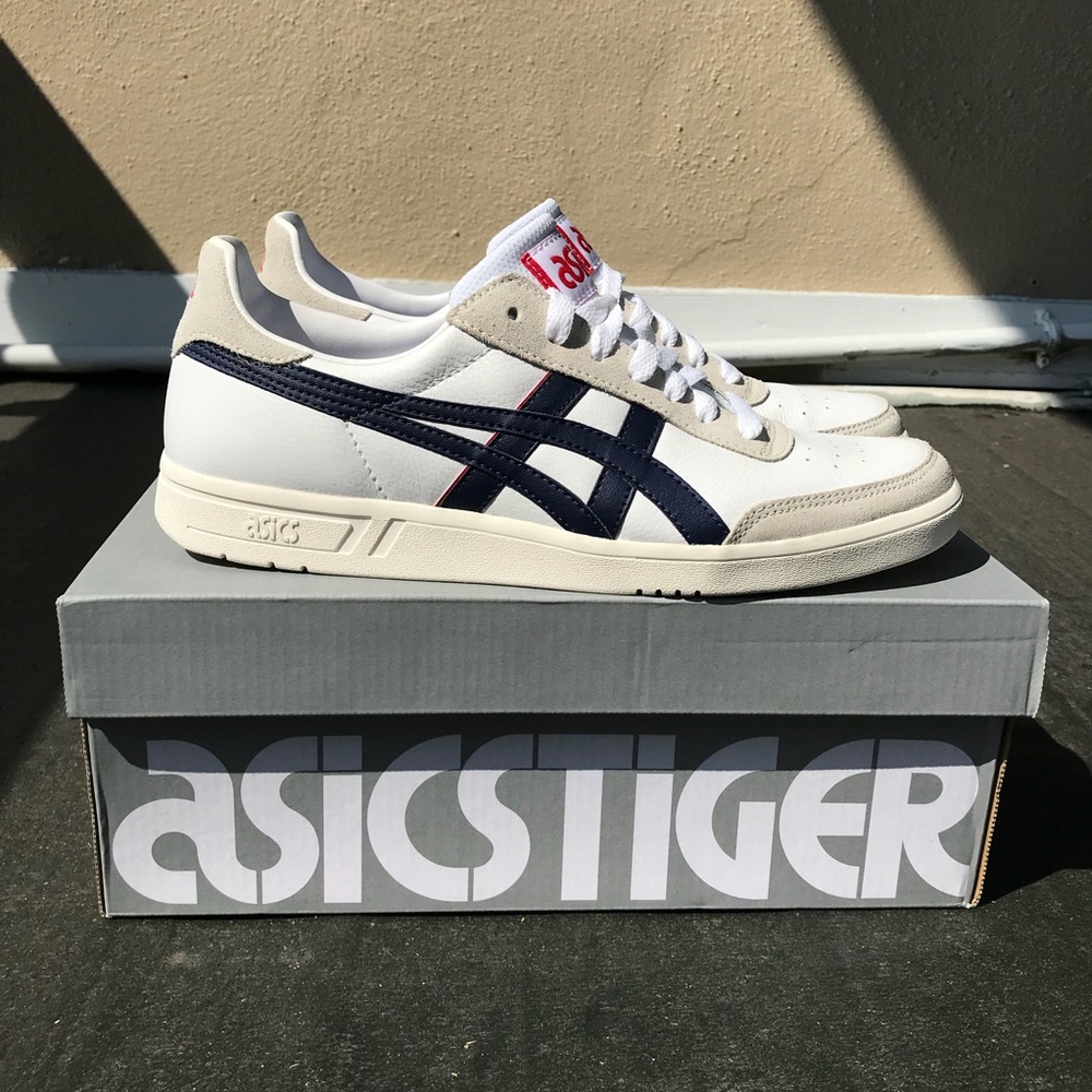 ASICS Tiger gel vickka TRS men’s size 8